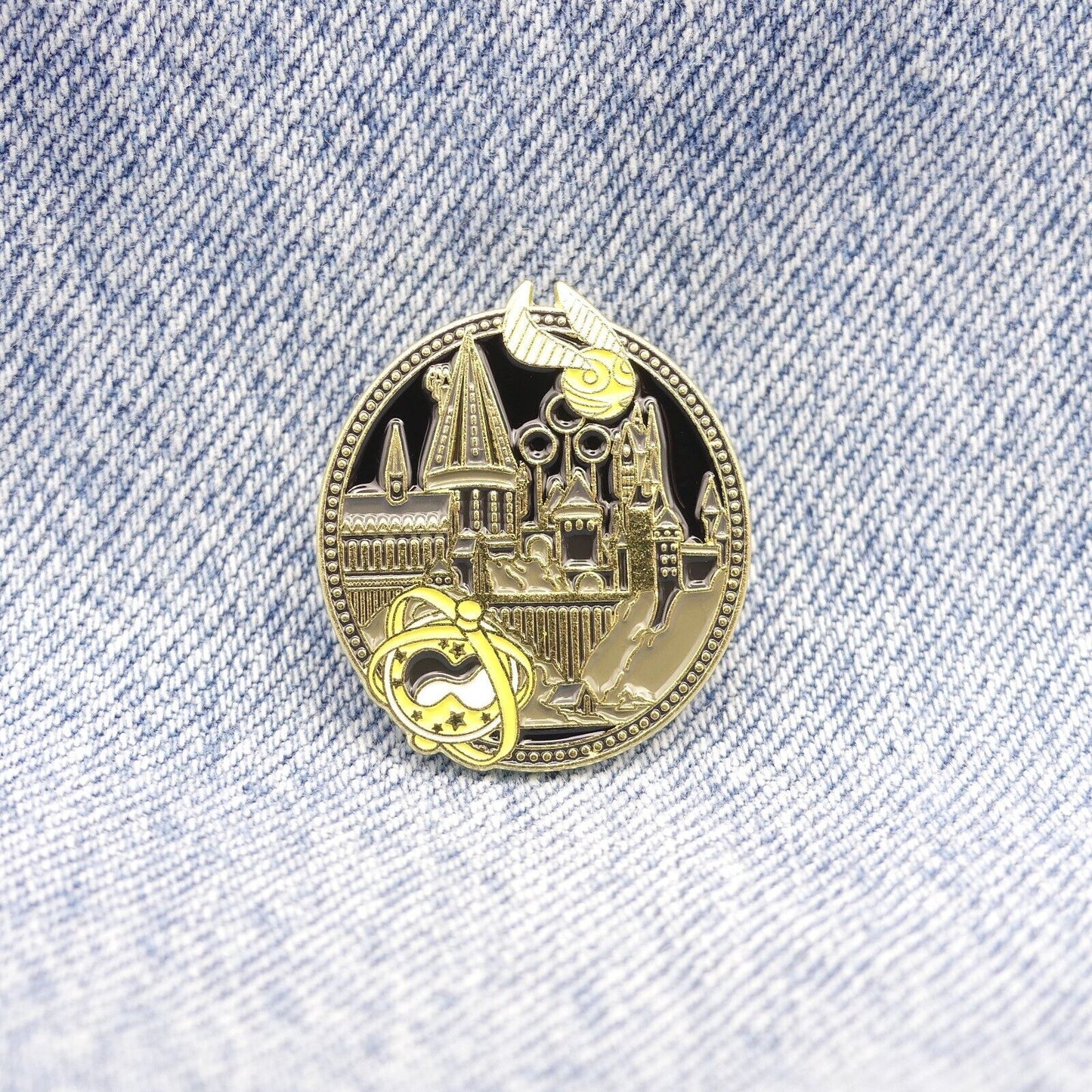 Harry Potter Hogwarts Enamel Pin Badge
