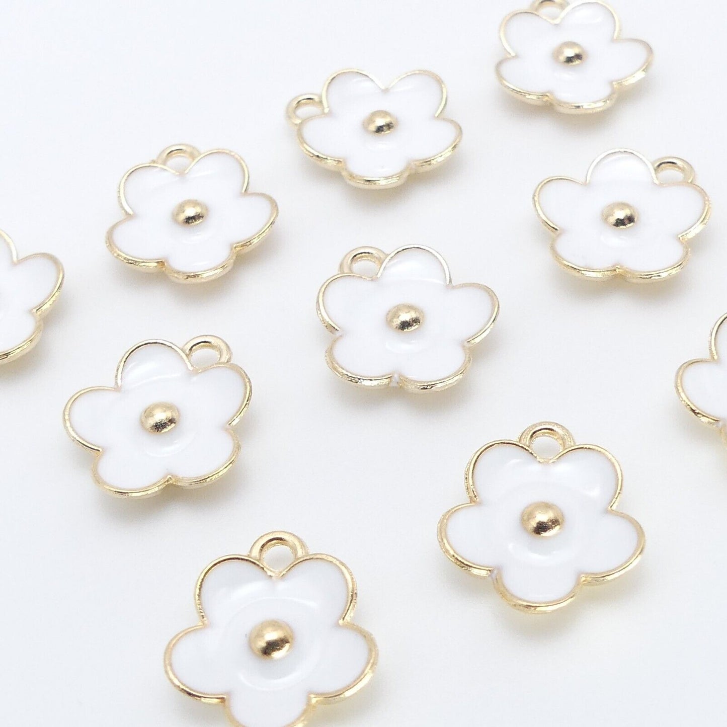 10 Gold Plated And White Enamel Daisy Charms