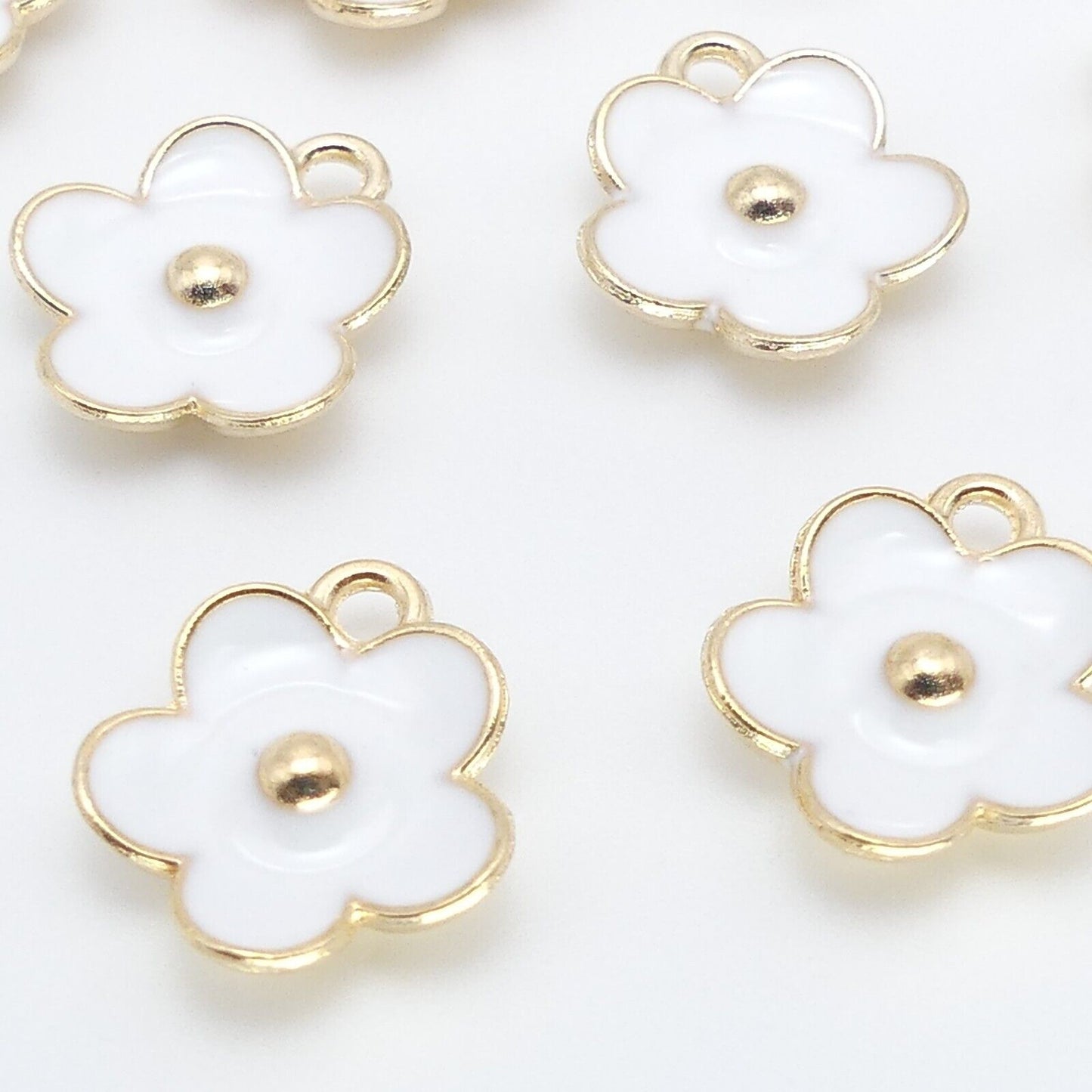 10 Gold Plated And White Enamel Daisy Charms