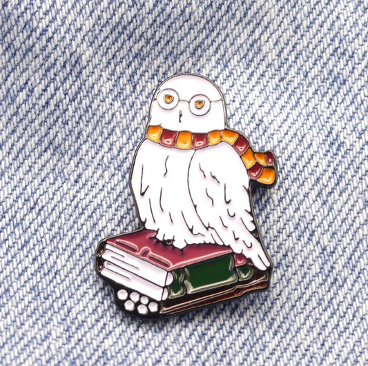 Hedwig Book Owl Harry Potter Hogwarts Enamel Pin Badge Brooch Collectors Badge