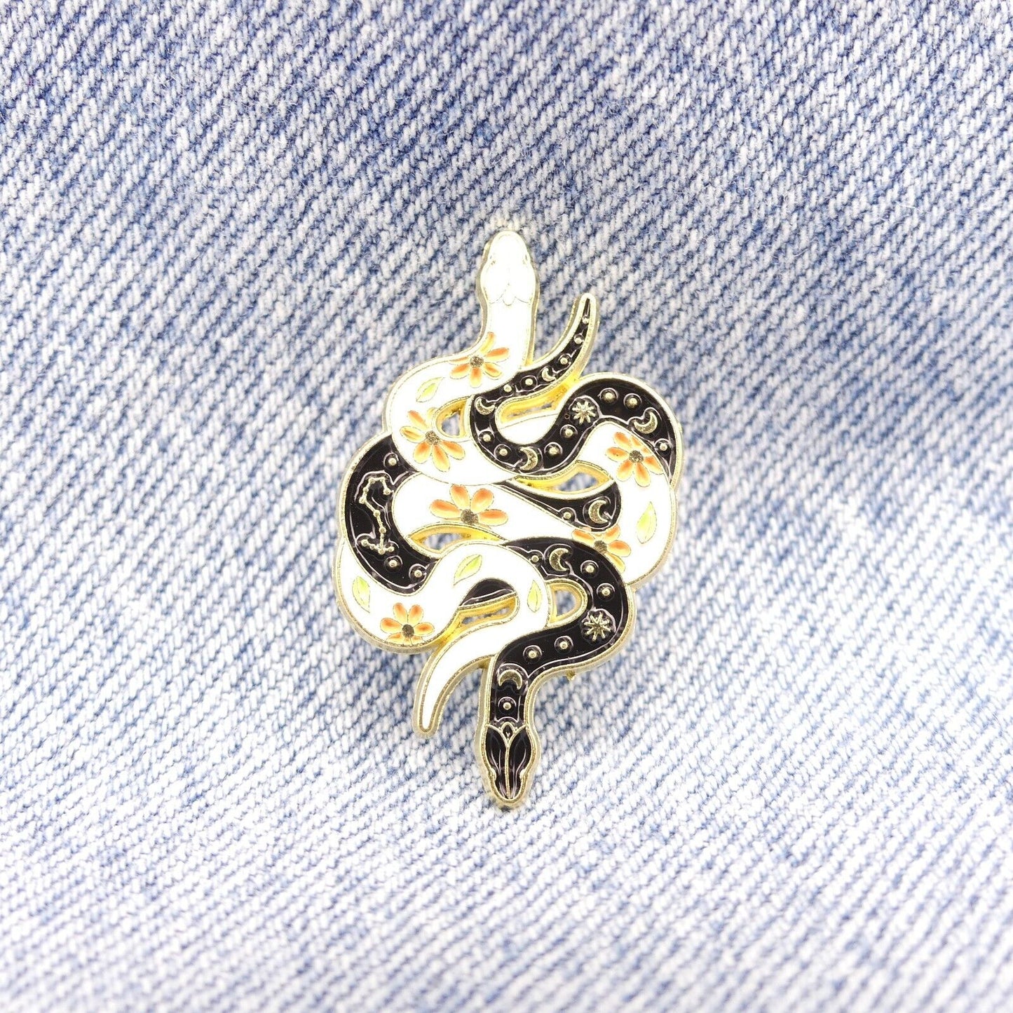 Black And White Intertwined Double Snake Ying And Yang Enamel Pin Brooch